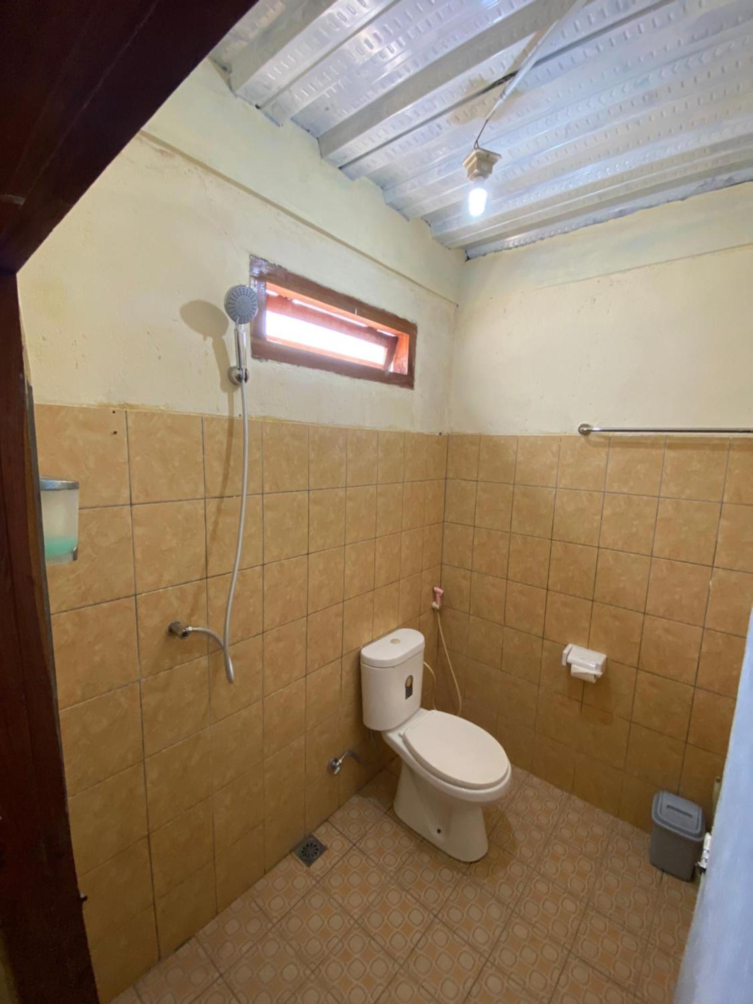 Pieter Homestay Labuan Bajo Exterior photo