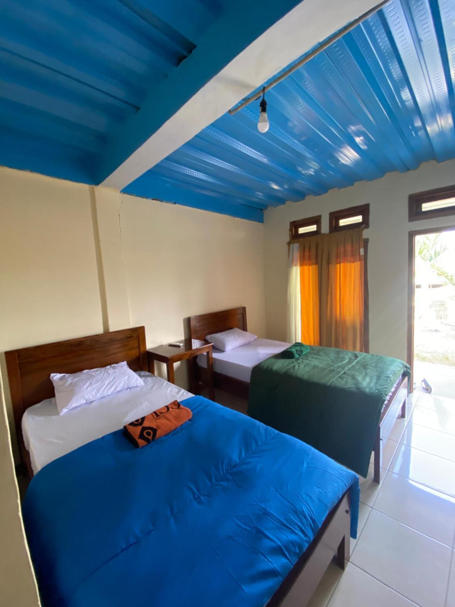 Pieter Homestay Labuan Bajo Exterior photo